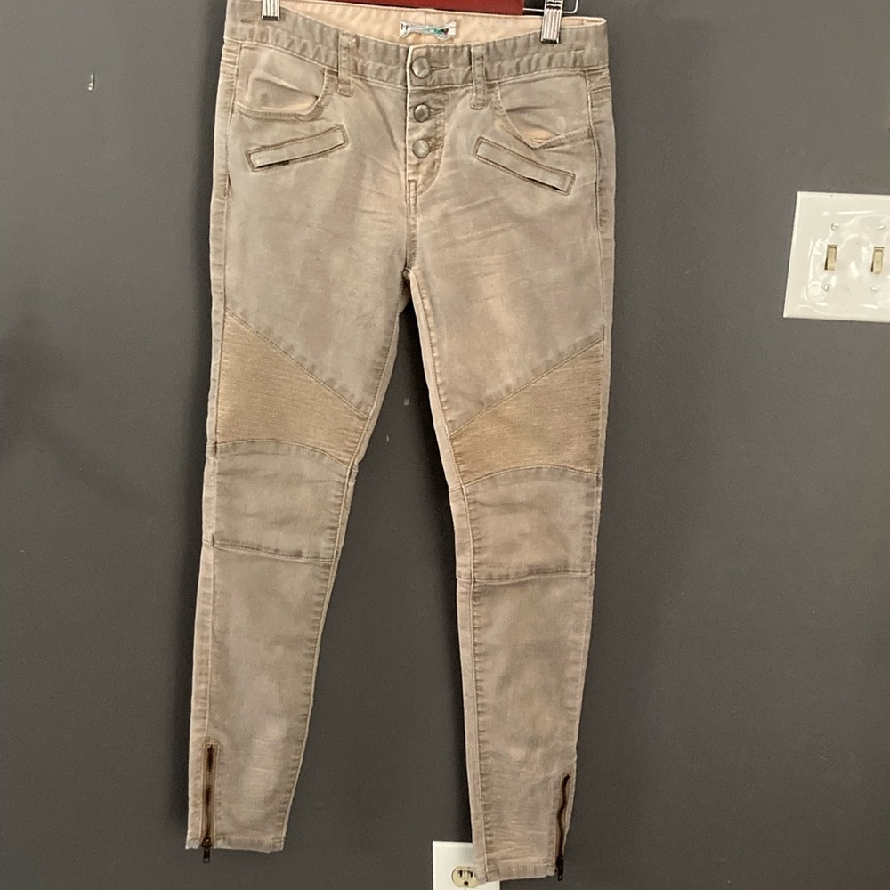 Free People size 25 fun kahki& peach tie dye moto jeans EUC